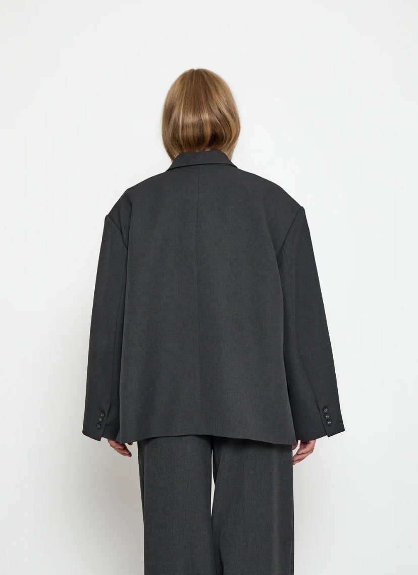 MINUS Vivianne Oversize Blazer – Dunkelgrau