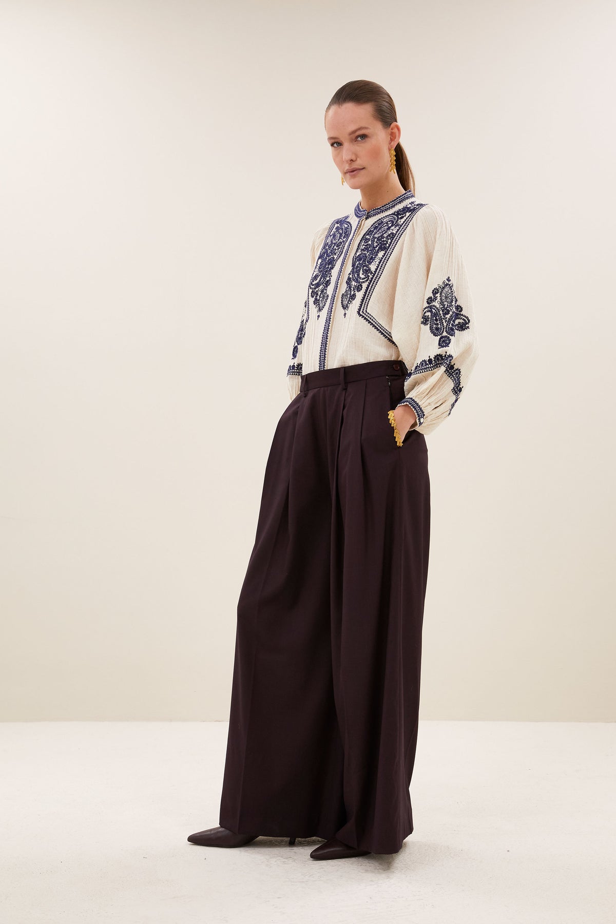 by-bar Senne Embroidery Bluse – sand