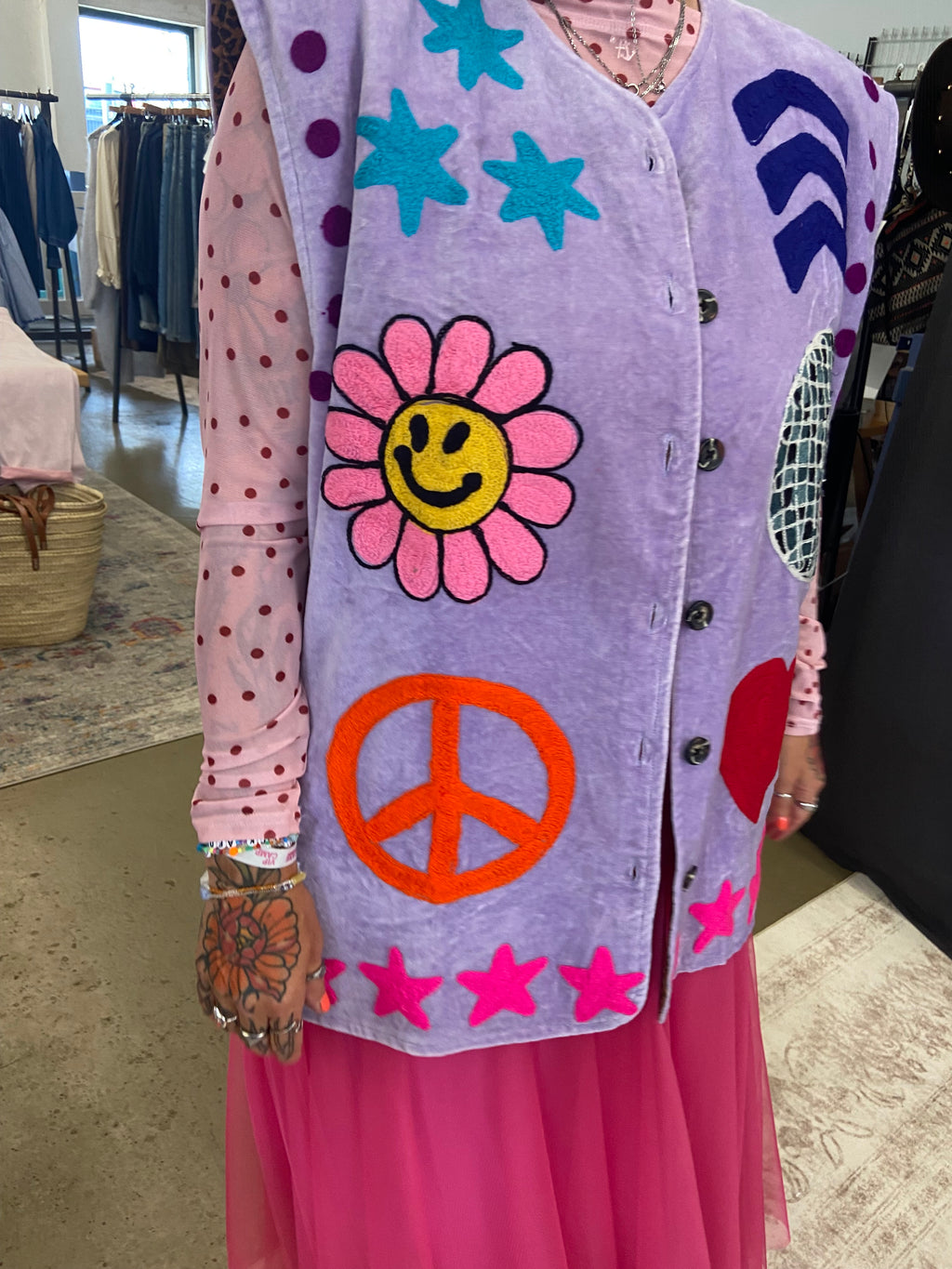 Megaschöne Weste - violetter Hingucker - mit Smiley Herz Discokugel etc.