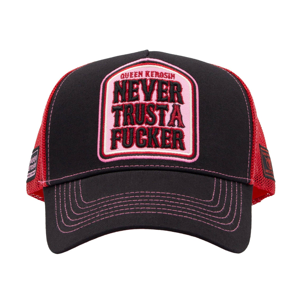 Trucker Cap 'Never Trust A Fucker' in Schwarz Rot