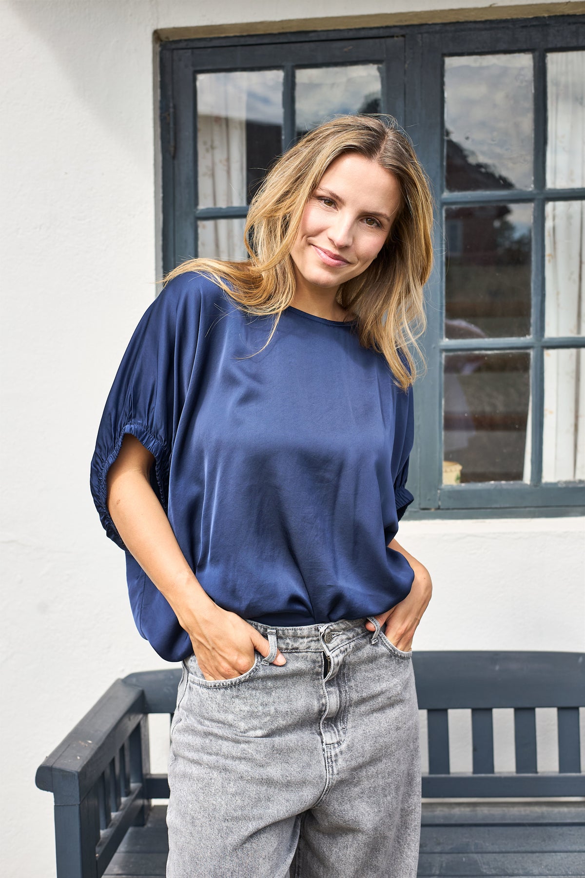 Black Colour Satinbluse – Dark Blue