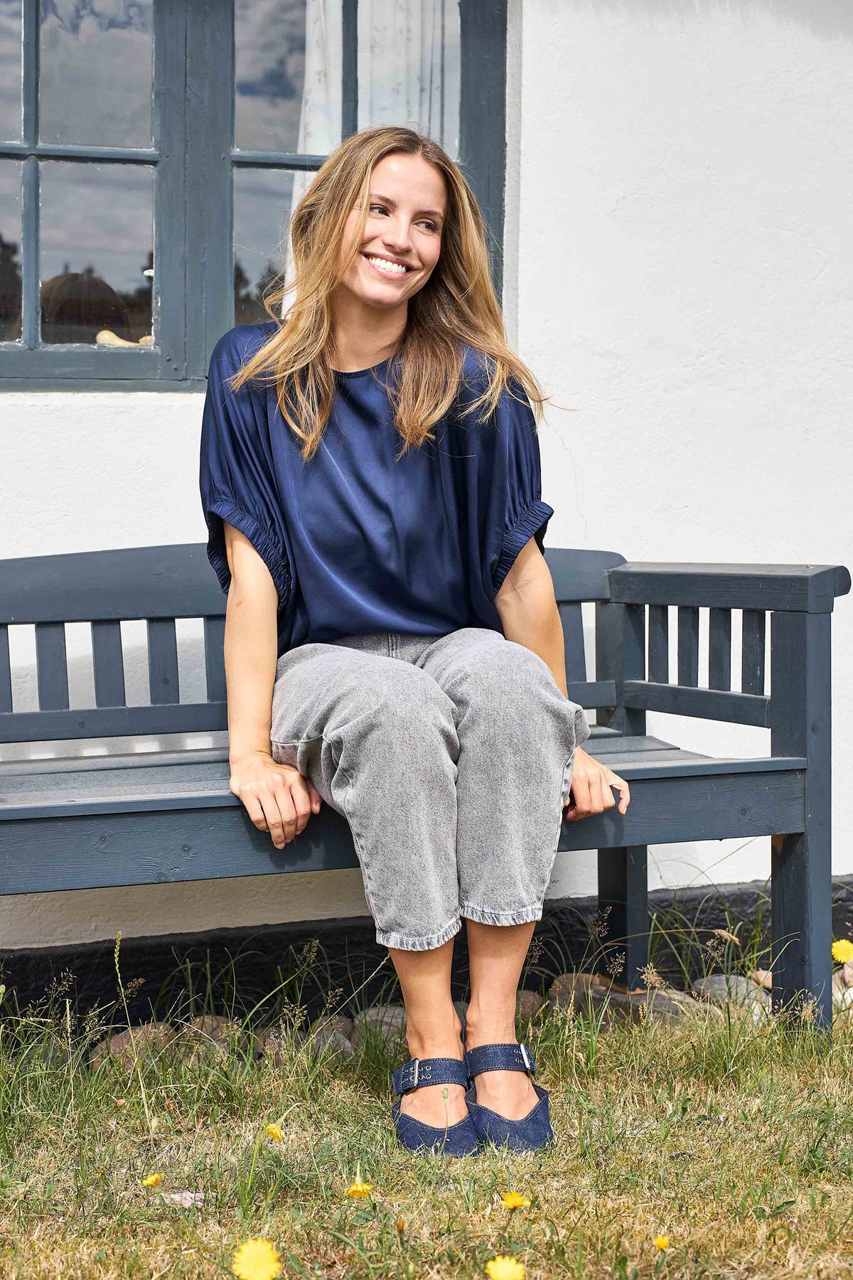 Black Colour Satinbluse – Dark Blue