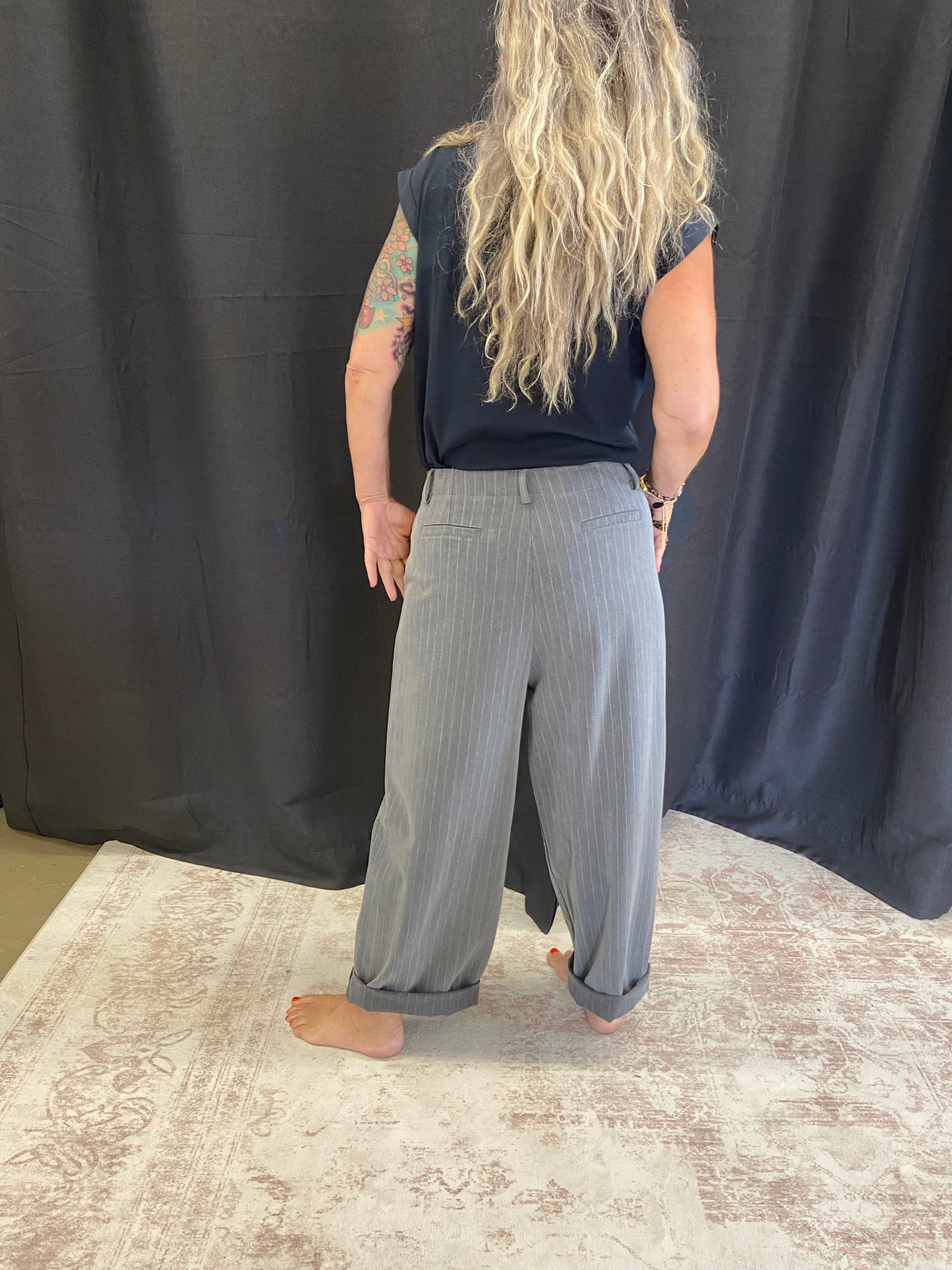 Black Colour Barrel Hose – Grey Pinstripe & beige