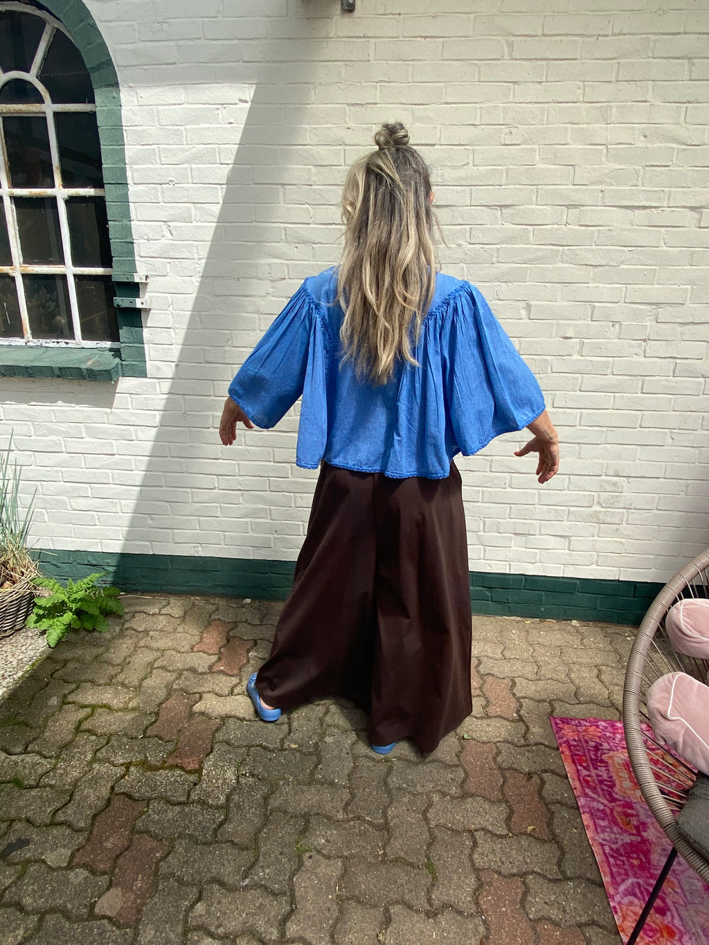 Bluse mit liebevollen Stickdetails  🤍💙 dunkleres blau