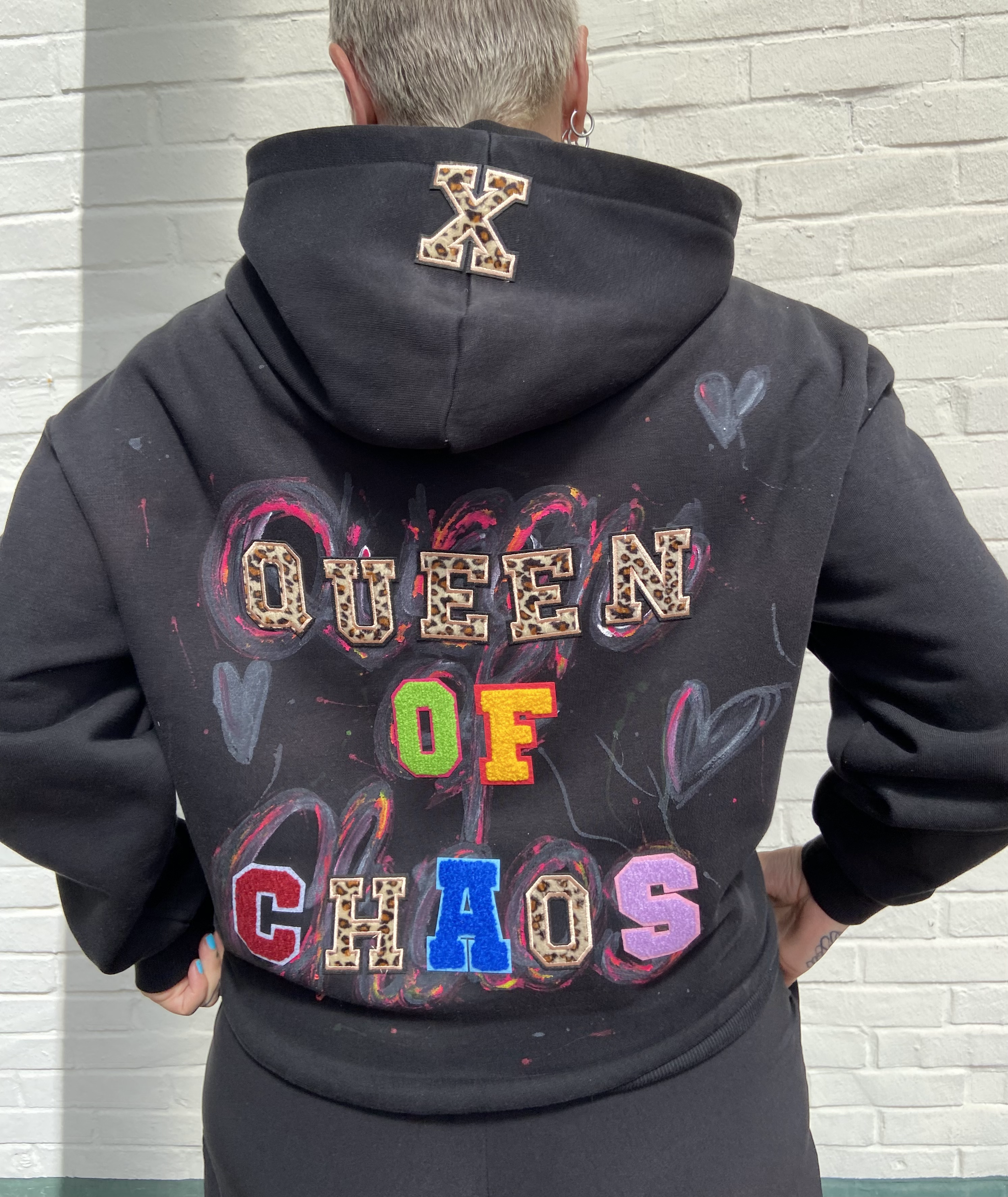 Statement-Hoodie „Queen of Chaos“ – Schwarz