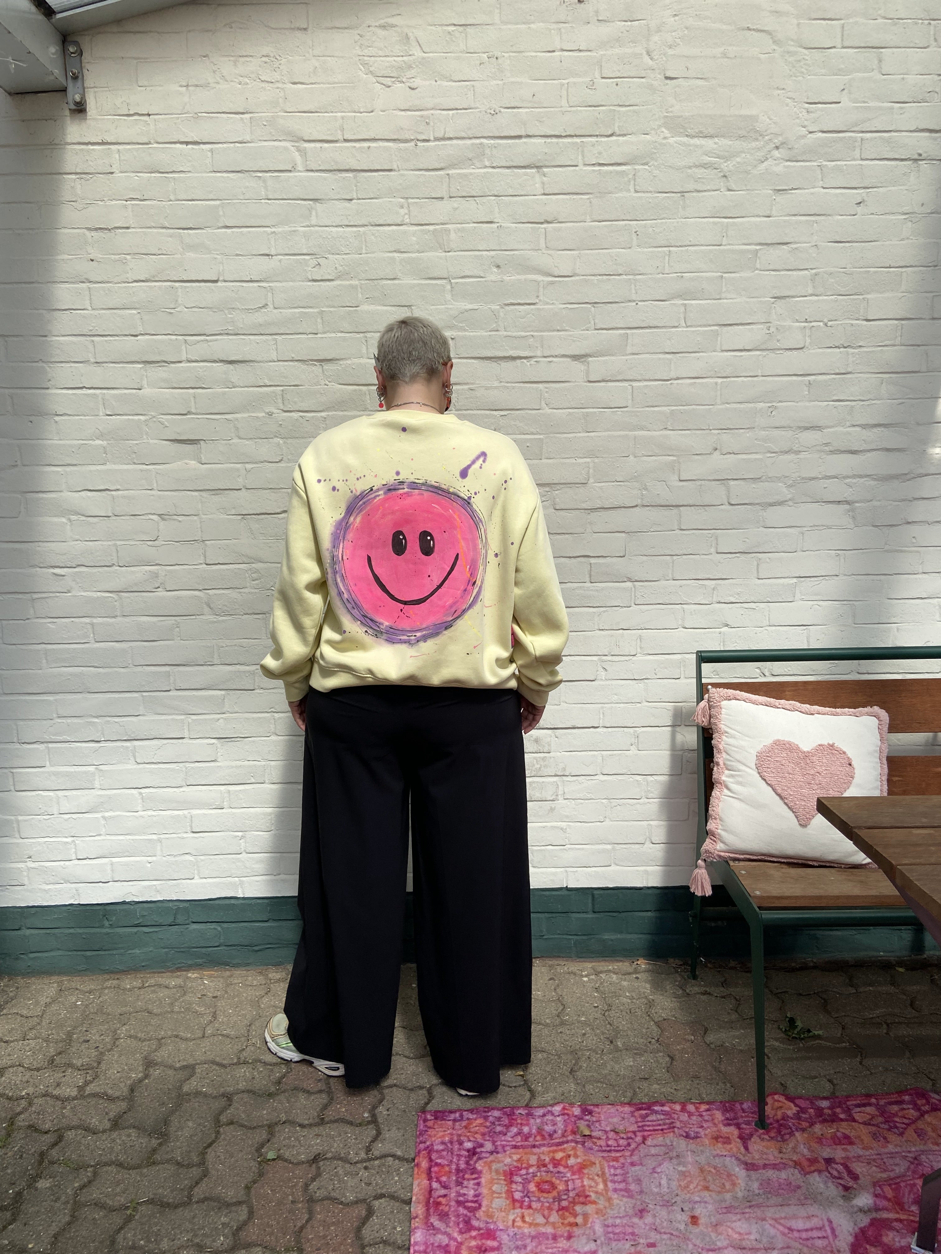 Frau von K Kreativ – Unikat Sweater „Happy PINK“ 💚🩷
