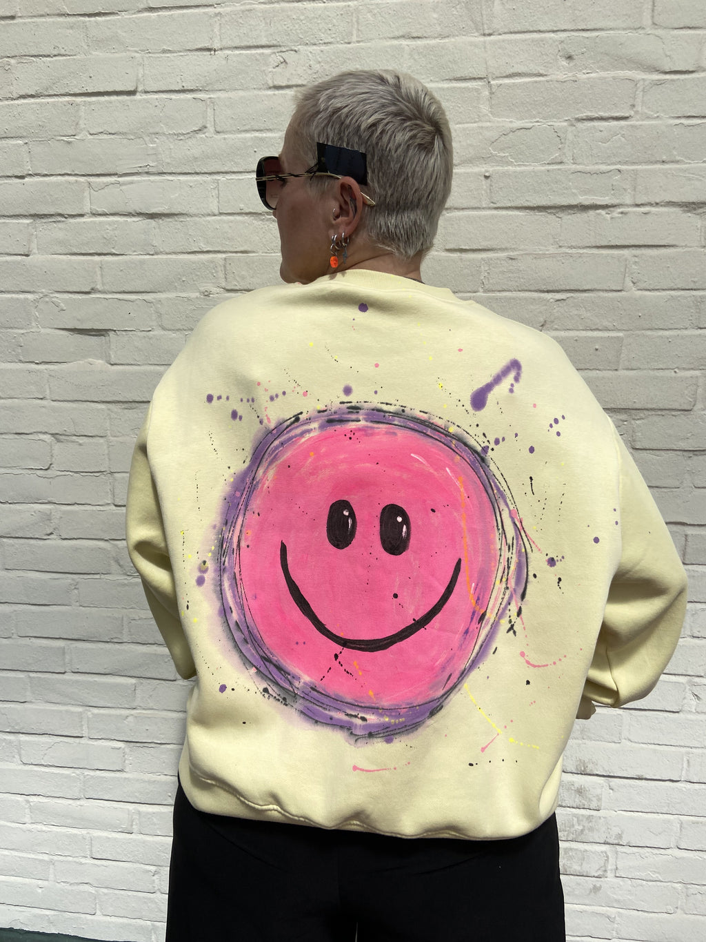 Frau von K Kreativ – Unikat Sweater „Happy PINK“ 💚🩷