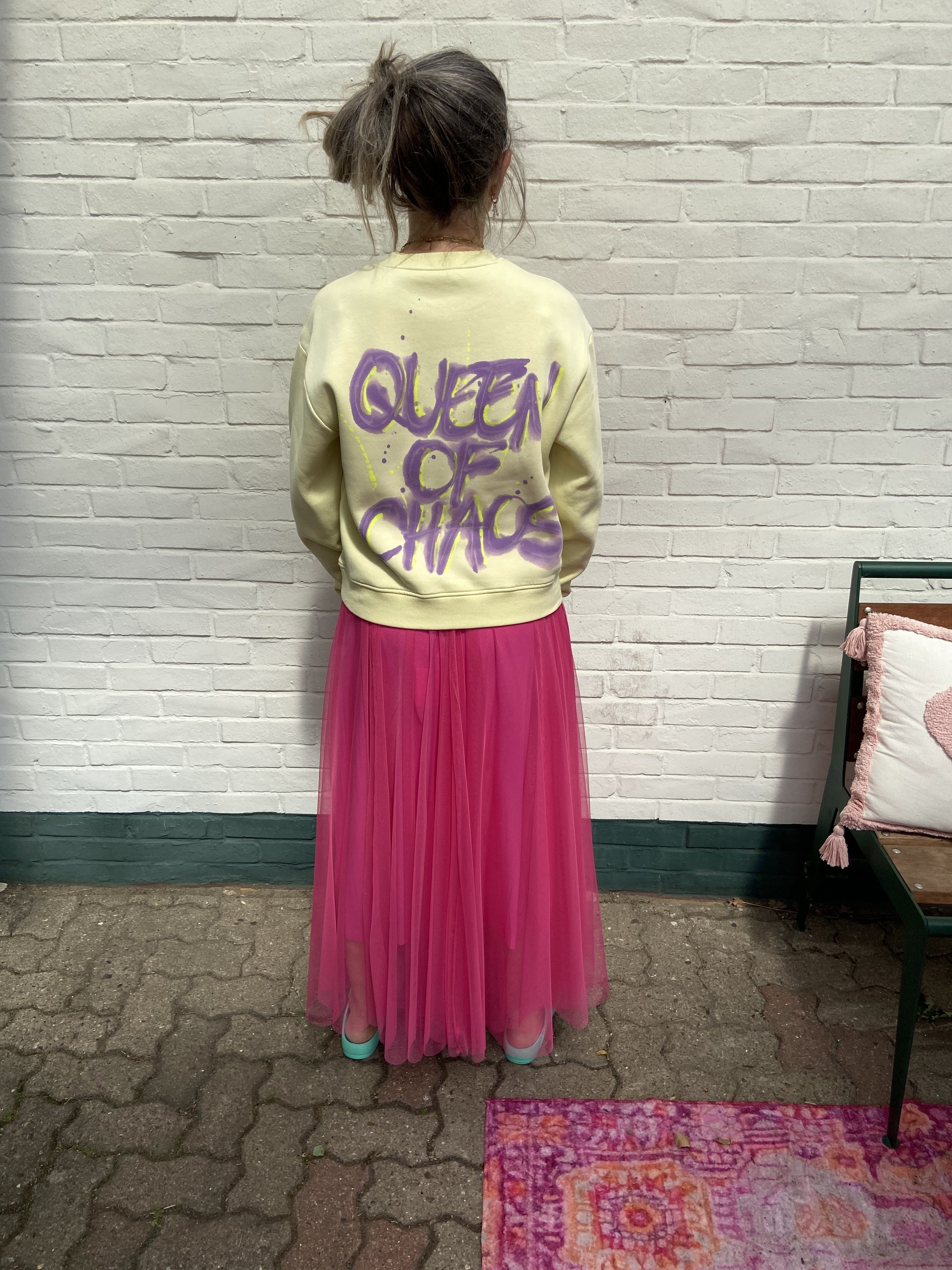 Frau vonk. steht für" BeYOU * Queen of Chaos" Pulli