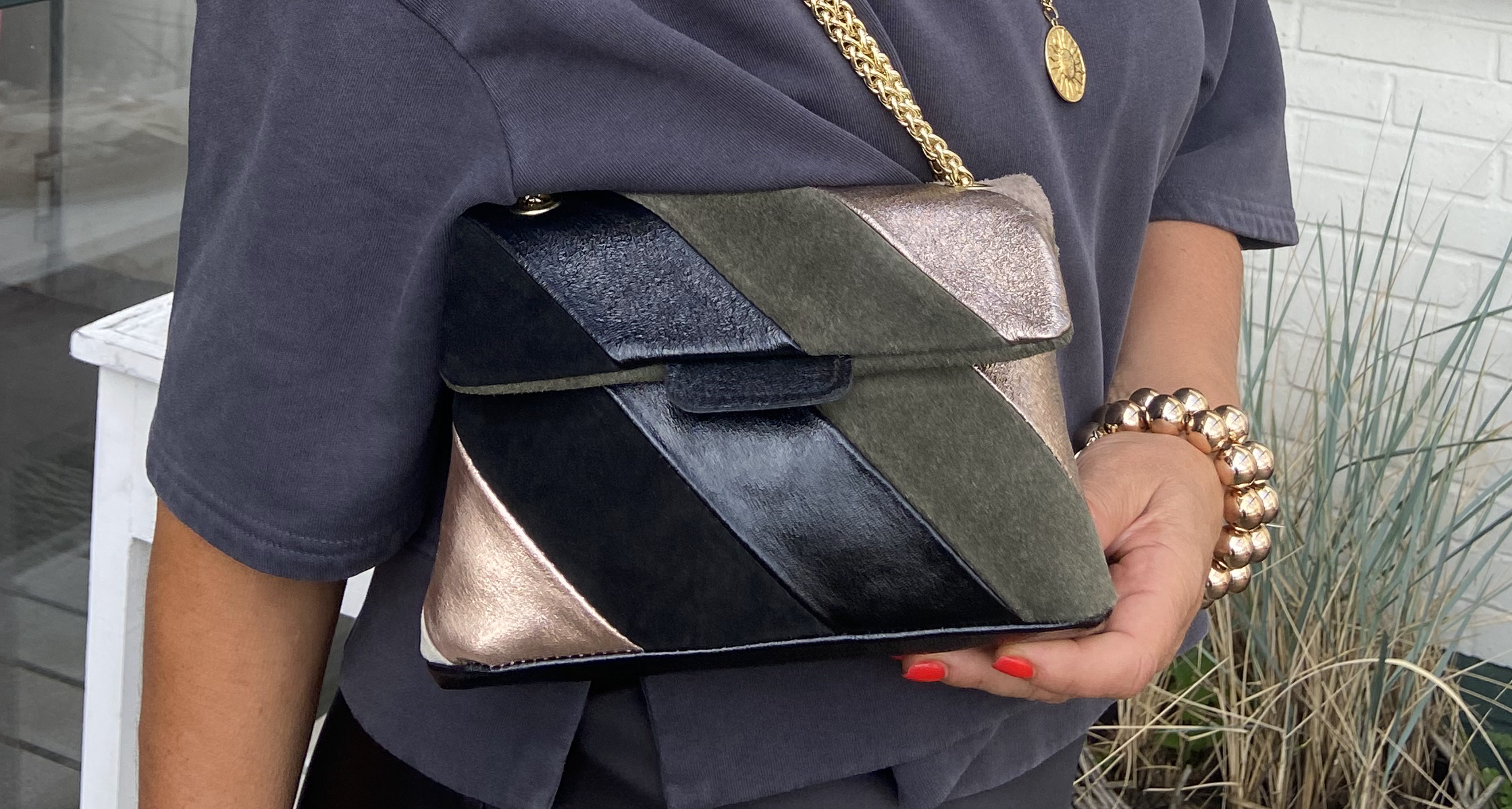 Echtleder-Tasche mit Goldkette – 3 Varianten
