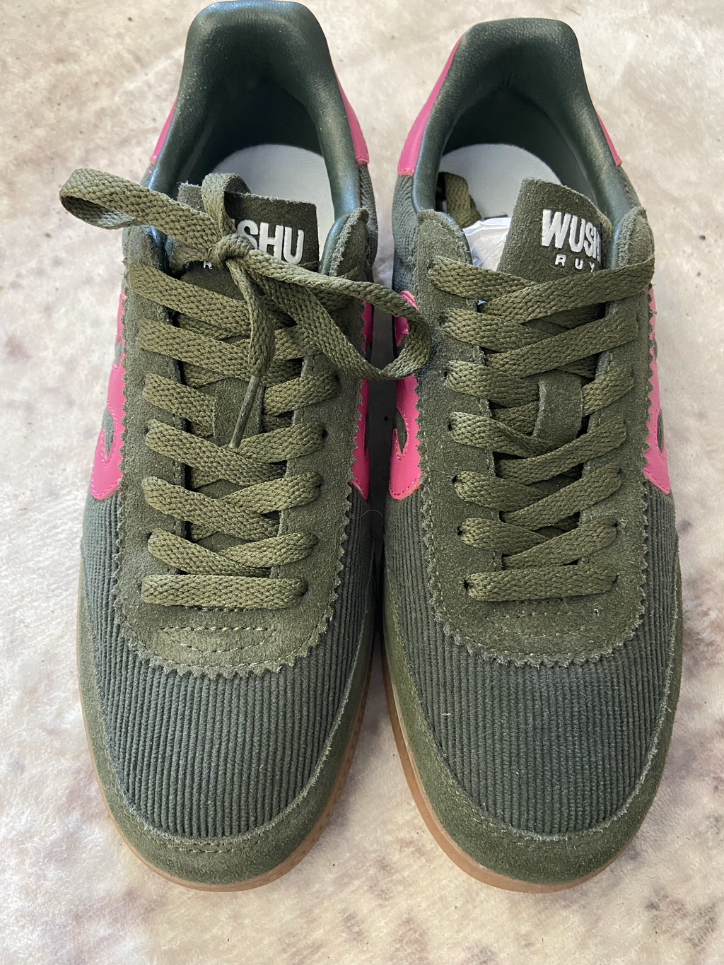 Wushu Ruyi GONG 77 – Olive/Pink