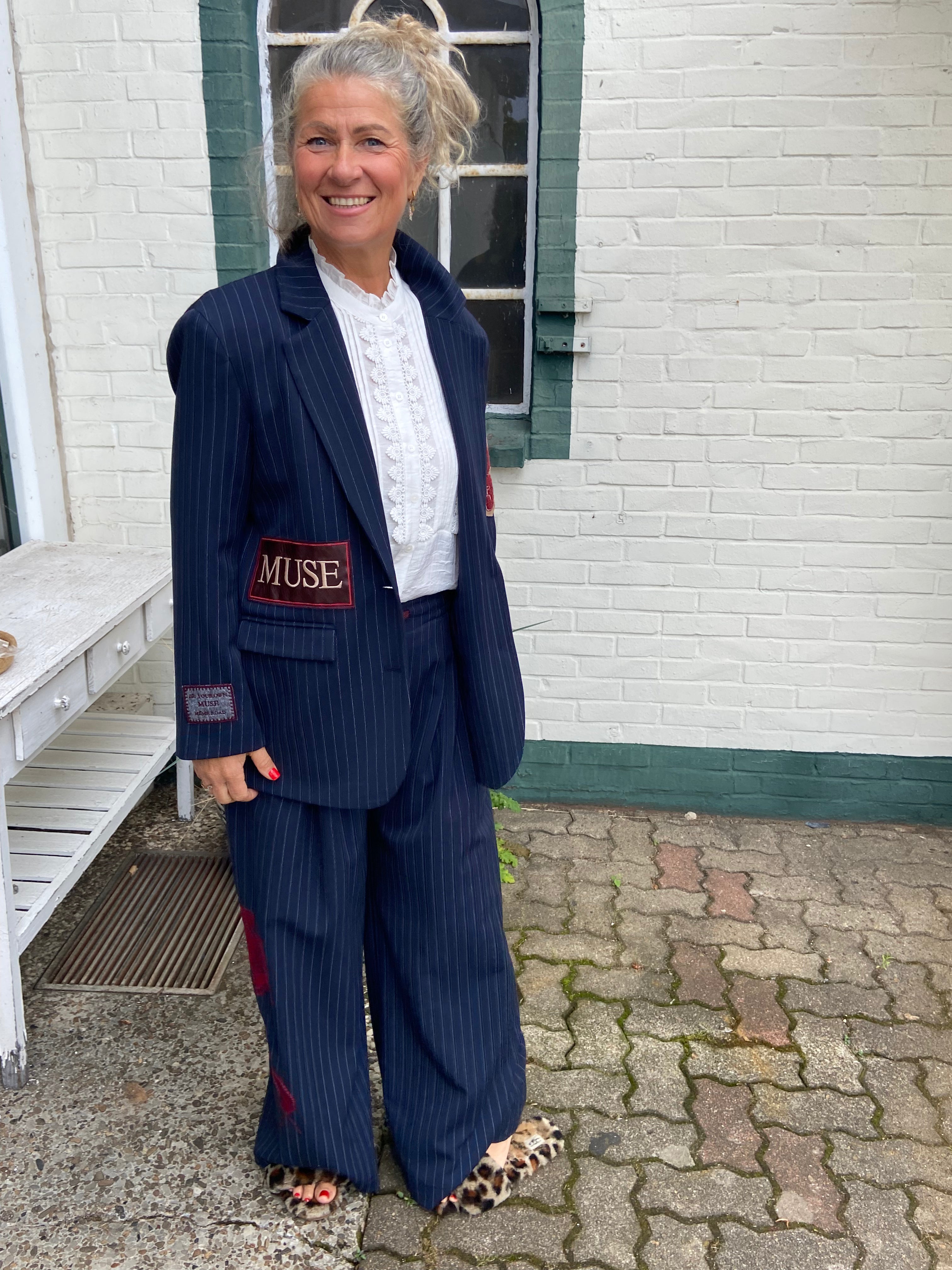 Même Road Oversize-Blazer mit Patches – Navy Nadelstreifen