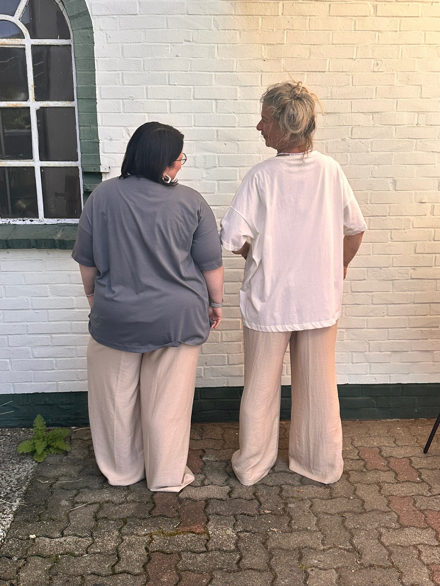 MAT Oversized Shirt – One Size 🤍