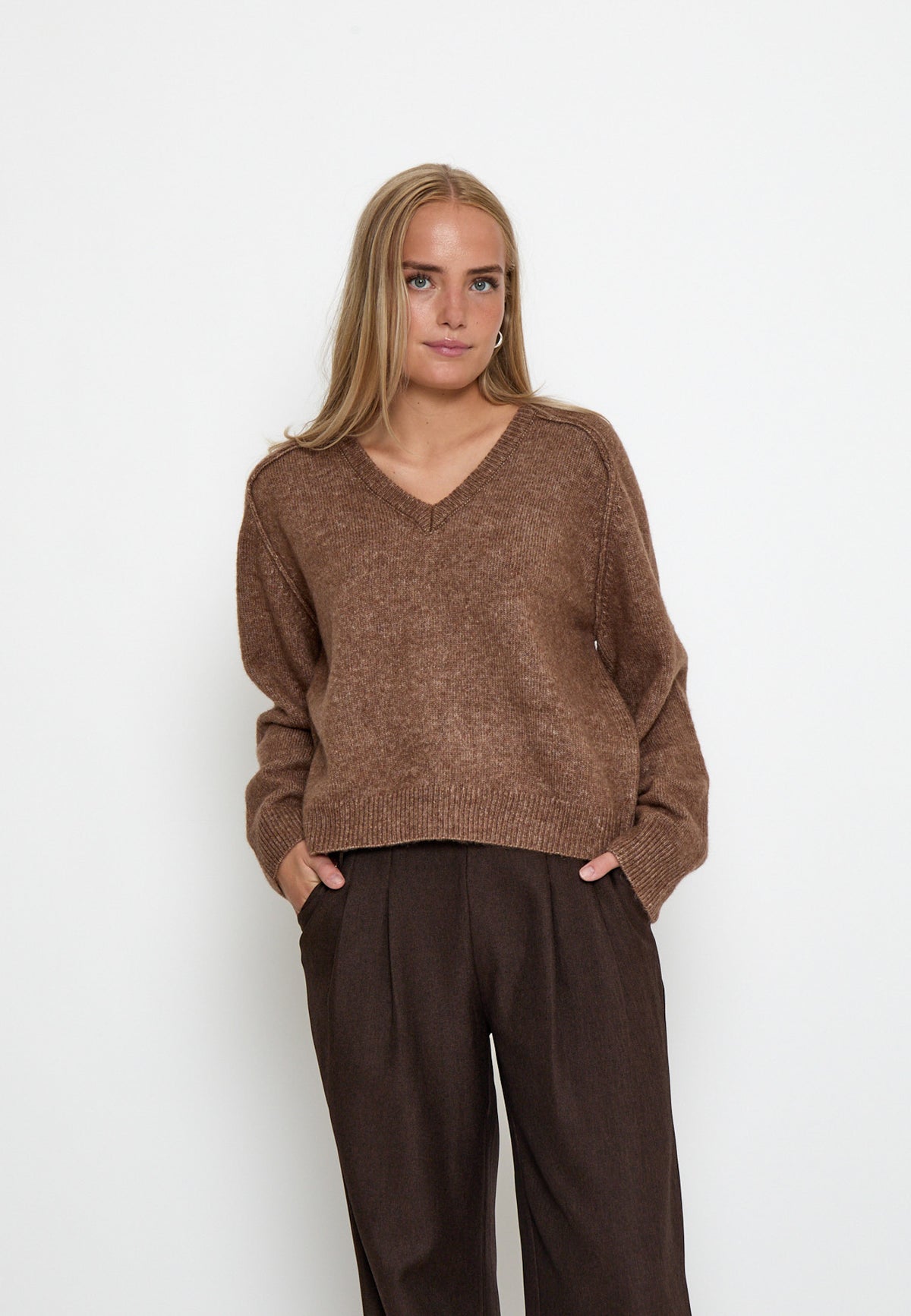 Peppercorn Tirna RWS V-neck Pullover – Walnut Melange