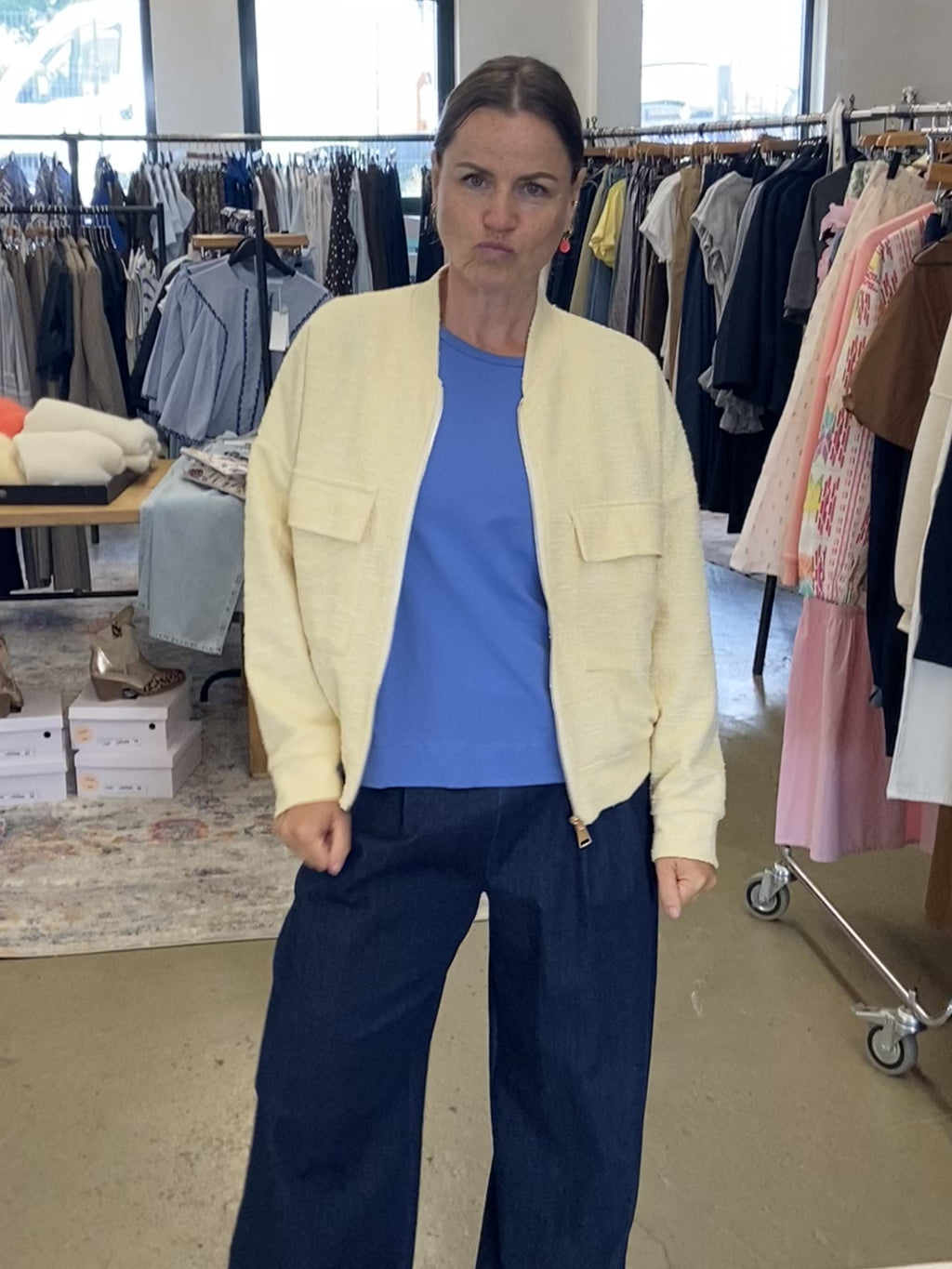 Der sonnengelbe Gute Laune Bomber