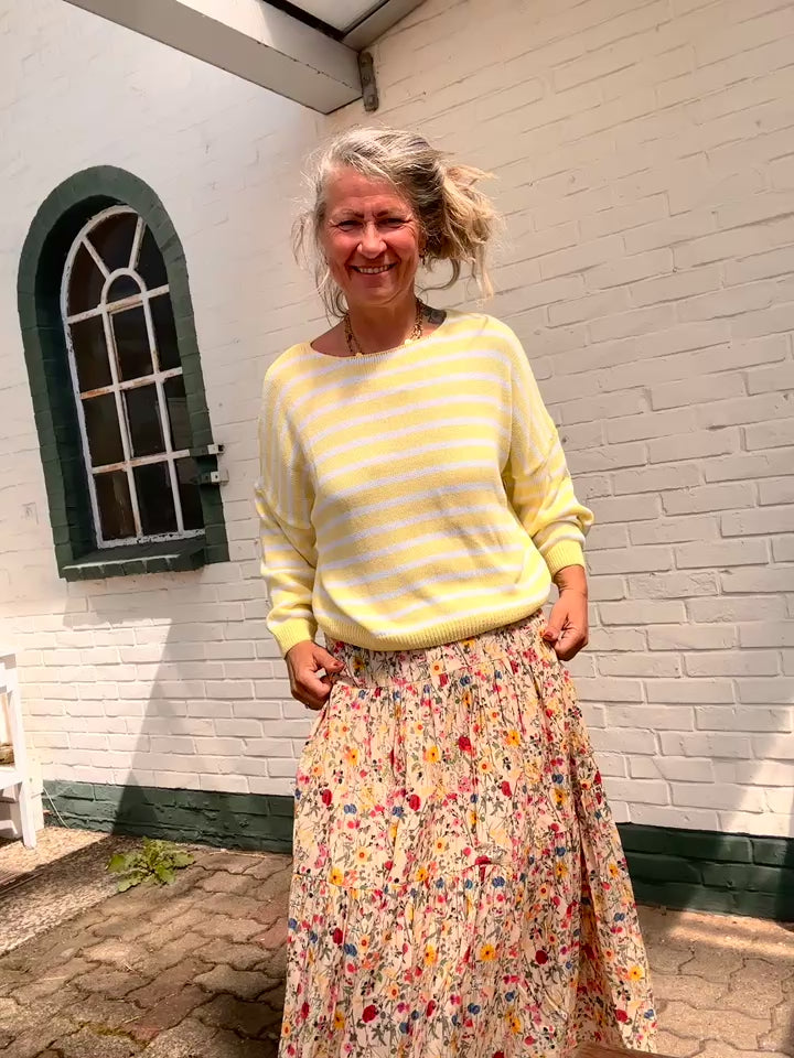 Lollys Laundry Maxi Skirt – Flower Print 🌸