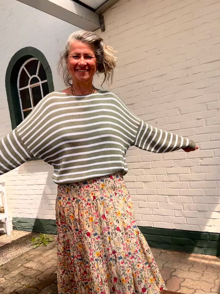 Lollys Laundry Maxi Skirt – Flower Print 🌸